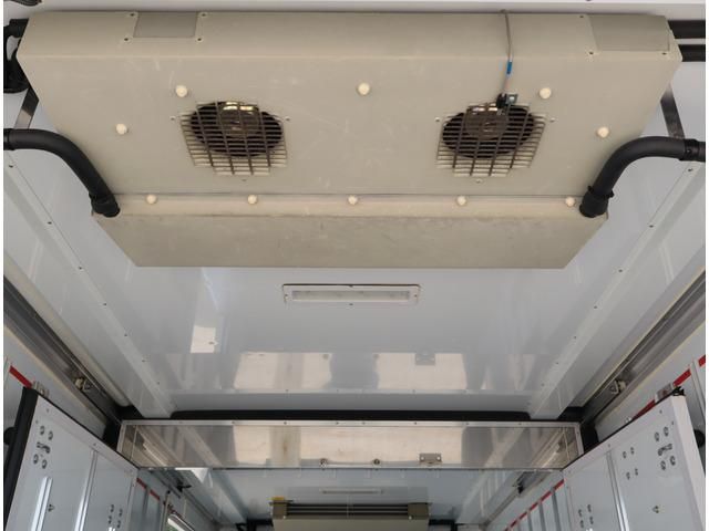 MITSUBISHI CANTER 2017 Image 31