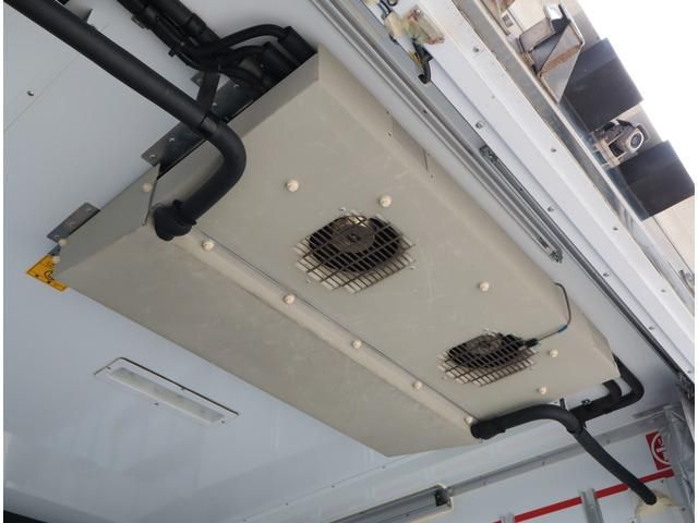 MITSUBISHI CANTER 2017 Image 31