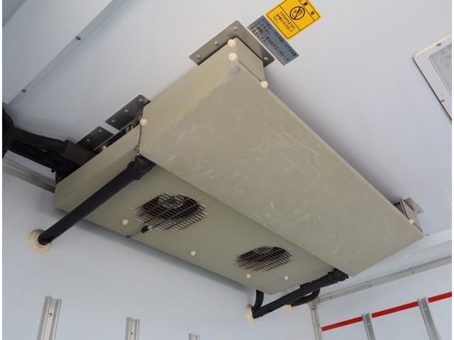 MITSUBISHI CANTER 2017 Image 31