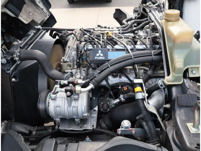 MITSUBISHI CANTER 2017 Image 31