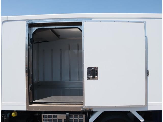 ISUZU ELF 2024 Image 31