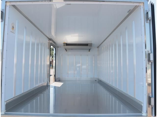 ISUZU ELF 2024 Image 31