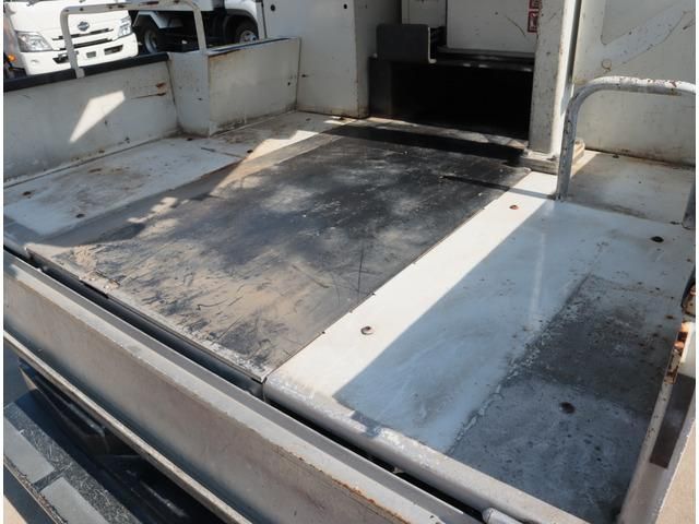 HINO DUTRO 2017 Image 31