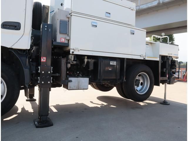 HINO DUTRO 2017 Image 31