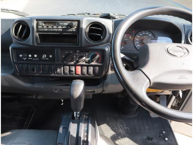 HINO DUTRO 2017 Image 31