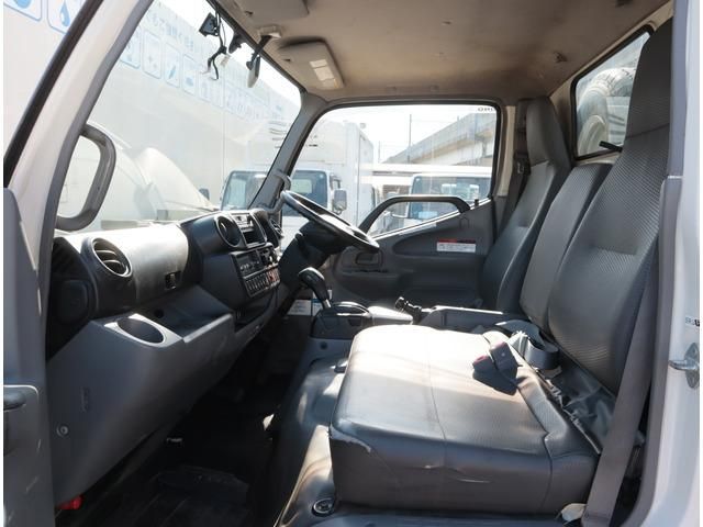 HINO DUTRO 2017 Image 31