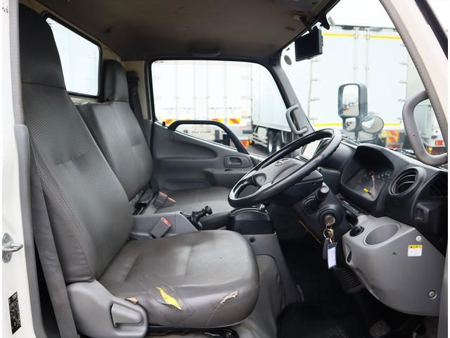 HINO DUTRO 2017 Image 31