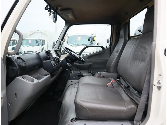 HINO DUTRO 2017 Image 31