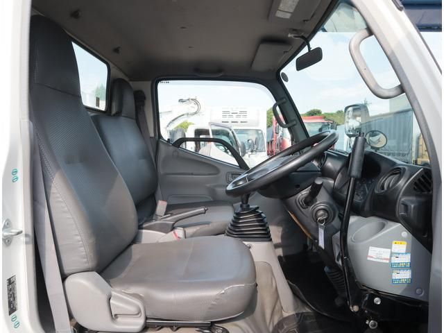 HINO DUTRO 2012 Image 31