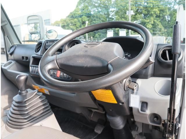 HINO DUTRO 2012 Image 31