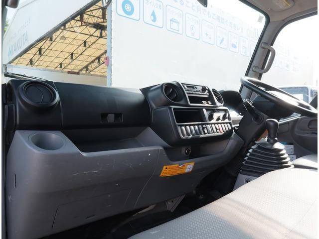 HINO DUTRO 2012 Image 31