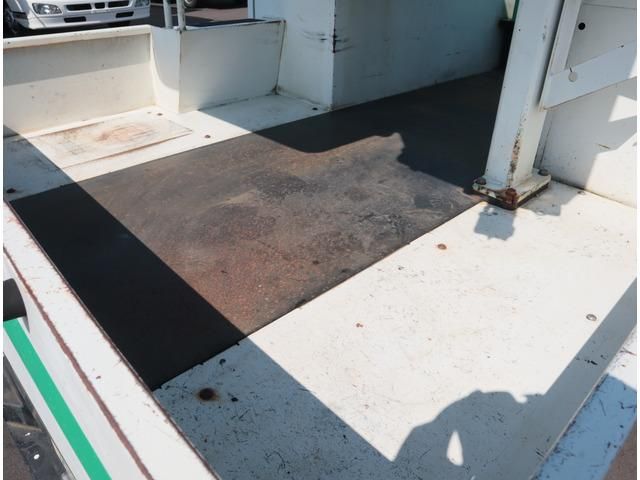 HINO DUTRO 2009 Image 31