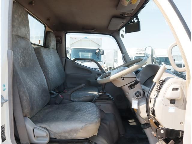 HINO DUTRO 2009 Image 31