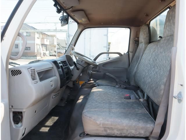 HINO DUTRO 2009 Image 31