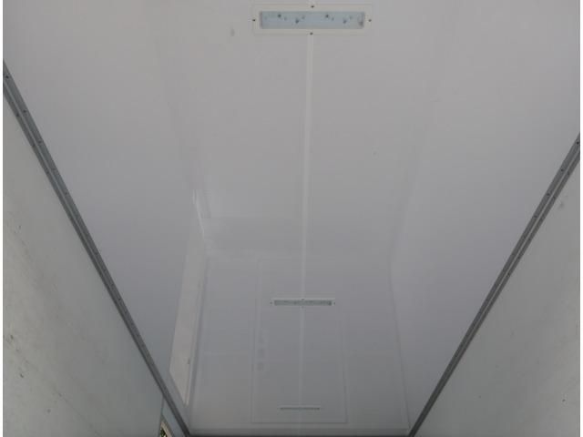 ISUZU ELF 2018 Image 31