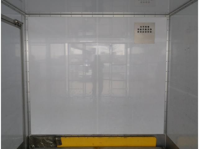 ISUZU ELF 2018 Image 31