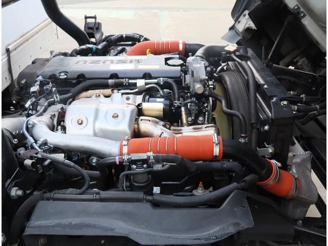 ISUZU ELF 2018 Image 31