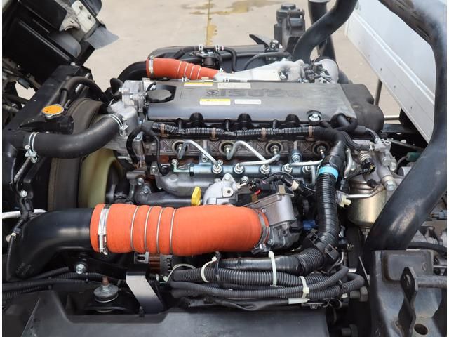 ISUZU ELF 2018 Image 31