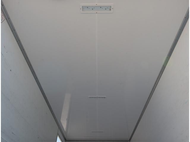 ISUZU ELF 2018 Image 31