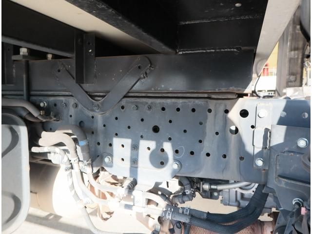 ISUZU ELF 2018 Image 31