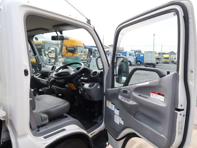 HINO DUTRO 2016 Image 31