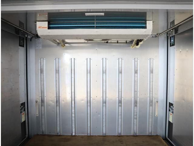 MITSUBISHI CANTER 2019 Image 31