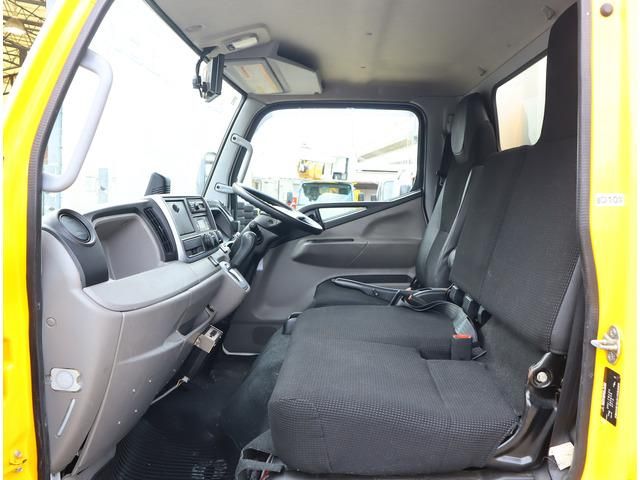 MITSUBISHI CANTER 2019 Image 31