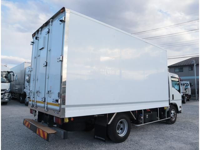 ISUZU ELF 2018 Image 31