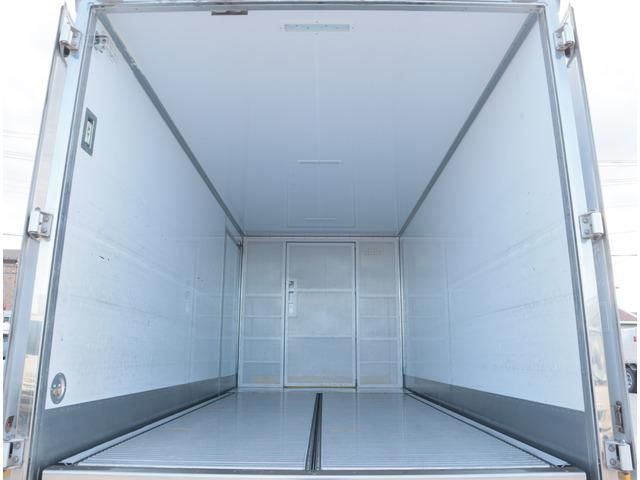 ISUZU ELF 2018 Image 31