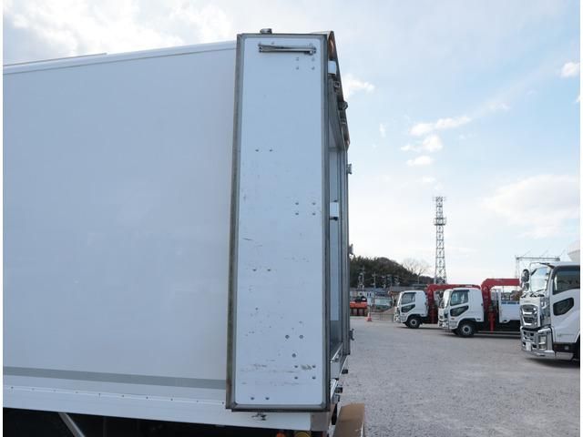 ISUZU ELF 2018 Image 31