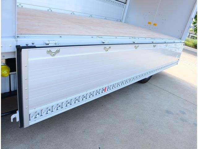 MITSUBISHI CANTER 2023 Image 31