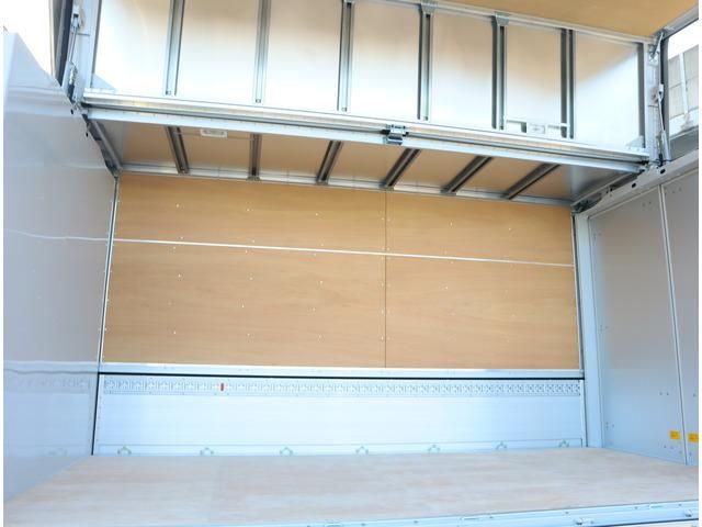 MITSUBISHI CANTER 2023 Image 31