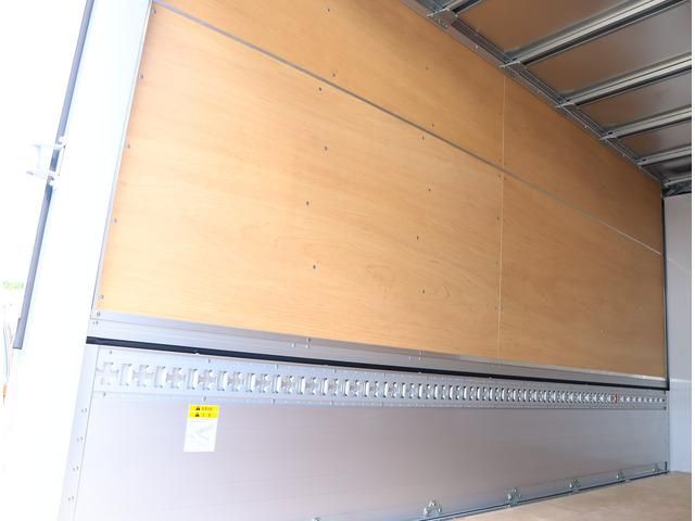 MITSUBISHI CANTER 2023 Image 31