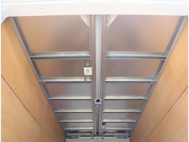 MITSUBISHI CANTER 2023 Image 31