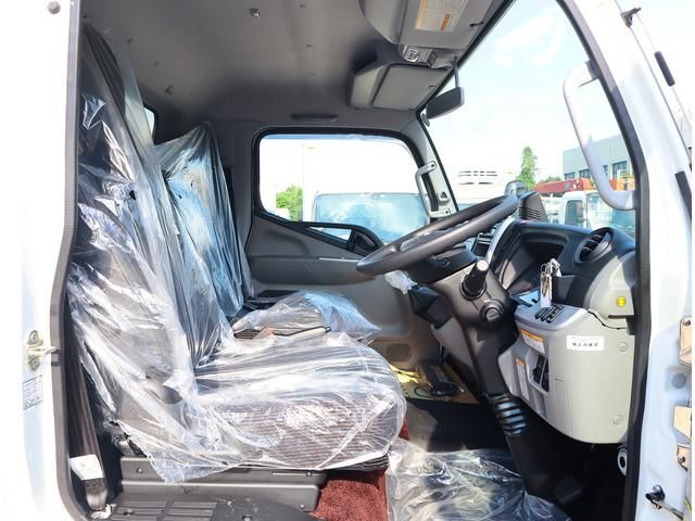 MITSUBISHI CANTER 2023 Image 31