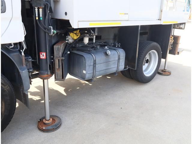 HINO DUTRO 2016 Image 31