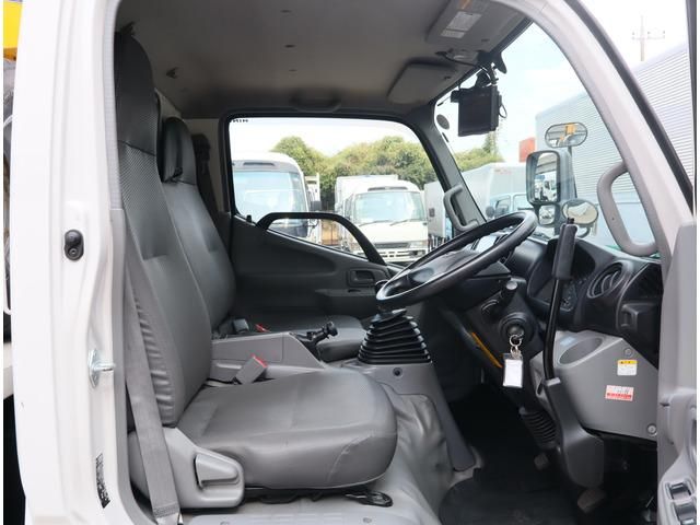 HINO DUTRO 2016 Image 31