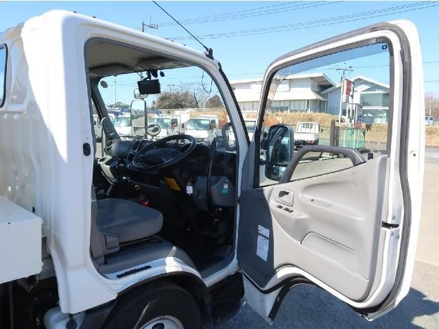 HINO DUTRO 2014 Image 31