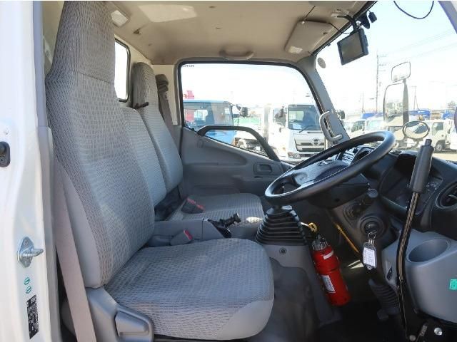 HINO DUTRO 2014 Image 31