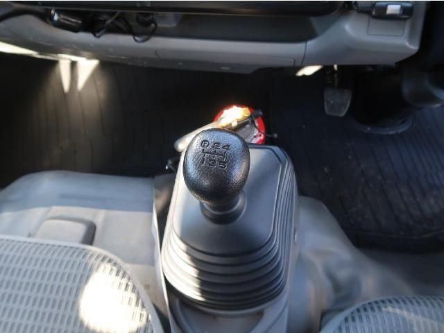 HINO DUTRO 2014 Image 31