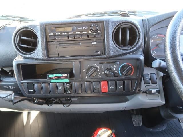 HINO DUTRO 2014 Image 31