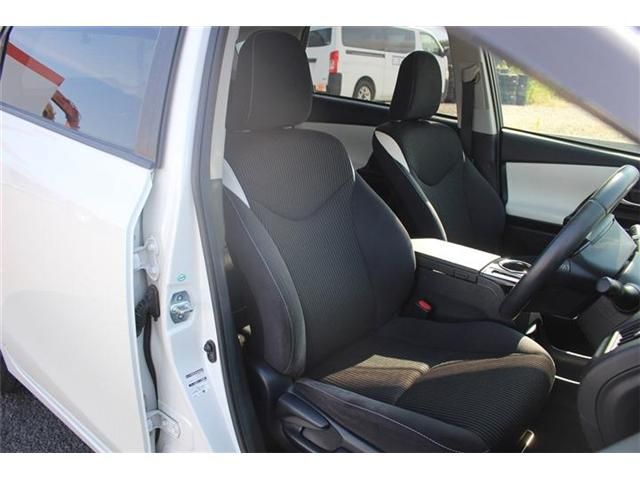 TOYOTA PRIUS ALPHA 2016 Image 31