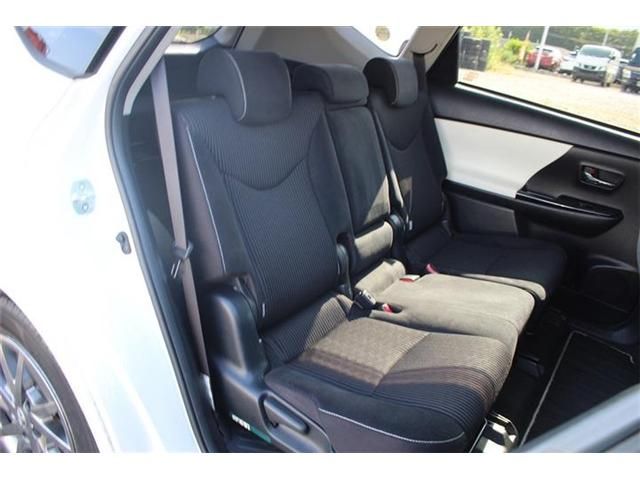 TOYOTA PRIUS ALPHA 2016 Image 31