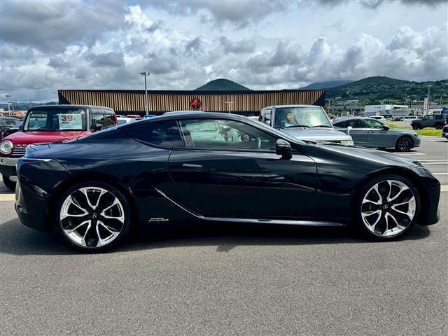 TOYOTA LEXUS LC500H 2021 Image 31