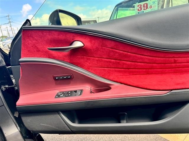 TOYOTA LEXUS LC500H 2021 Image 31