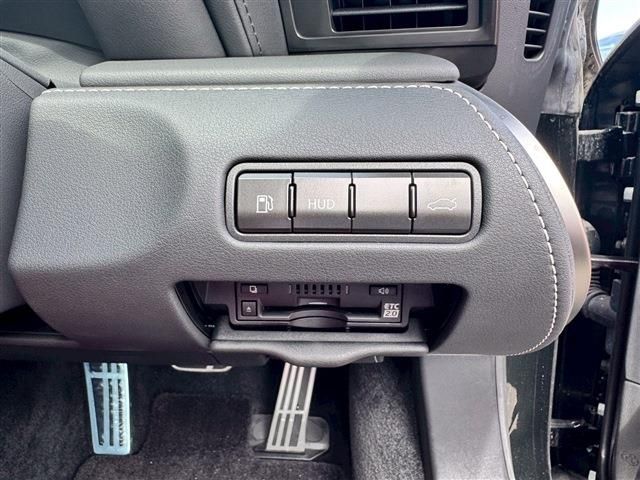 TOYOTA LEXUS LC500H 2021 Image 31