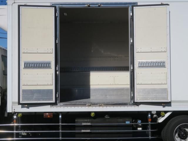 MITSUBISHI FUSOU FIGHTER 2015 Image 31