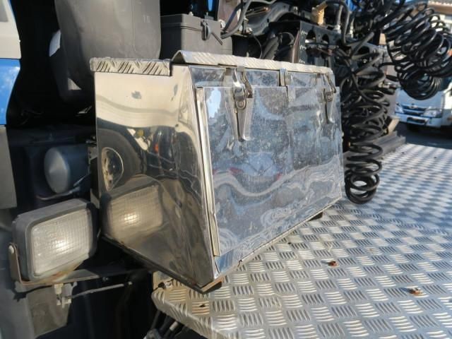 NISSAN DIESEL QUON 2013 Image 31