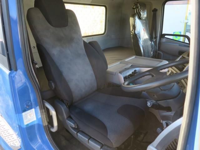 NISSAN DIESEL QUON 2013 Image 31