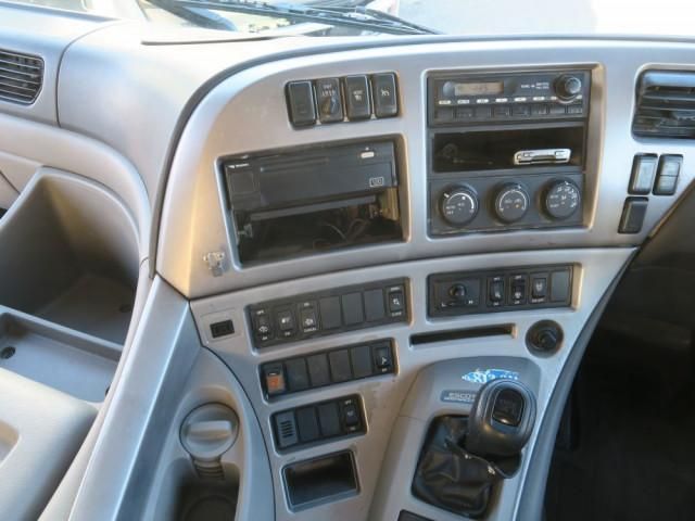 NISSAN DIESEL QUON 2013 Image 31